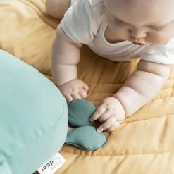 Done By Deer Barnevognspude Raffi Bl&aring; Blå -Ergobaby store unnamed file 3101